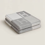 #color_light-gray