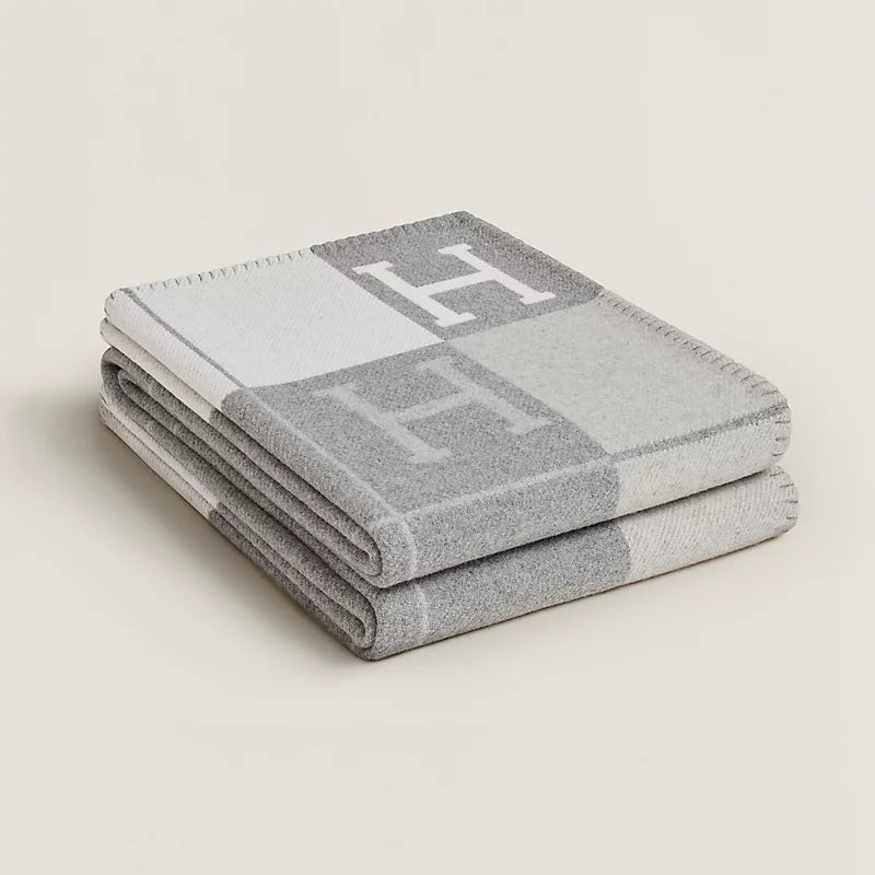 #color_light-gray